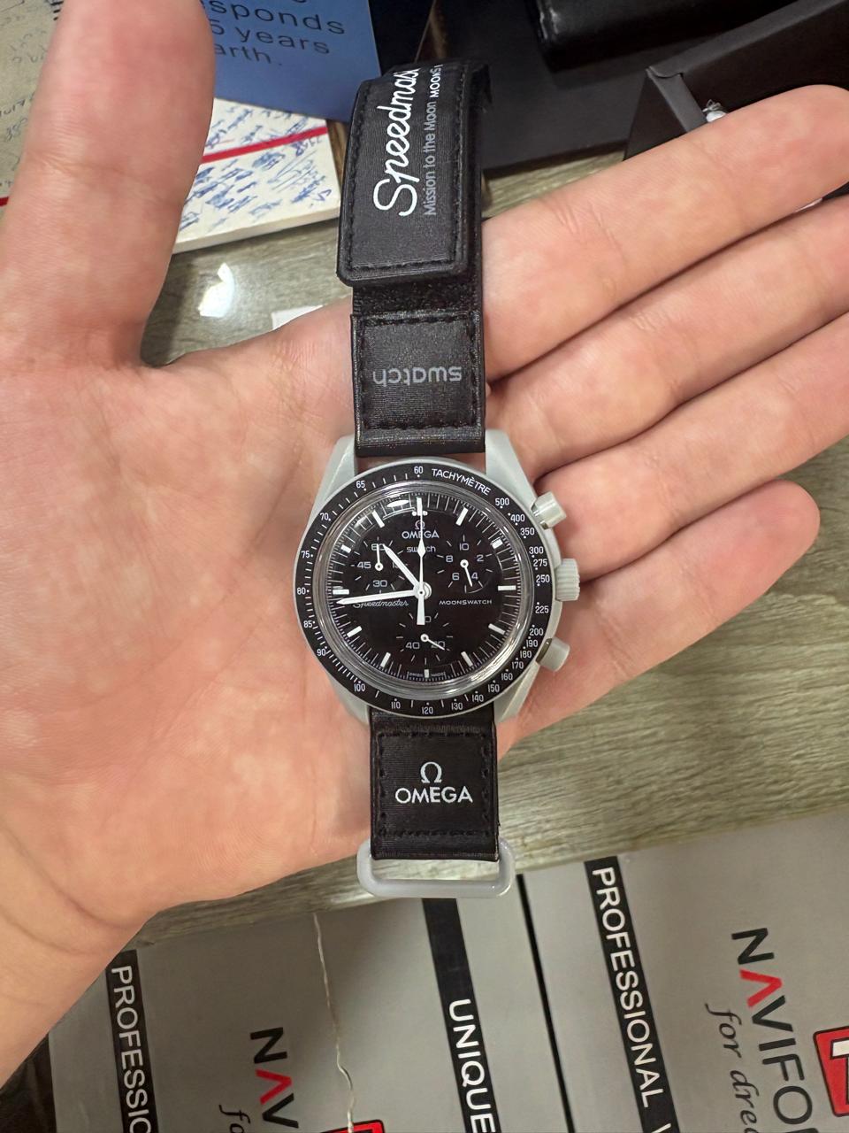 Swatch x Omega to moon 5A
